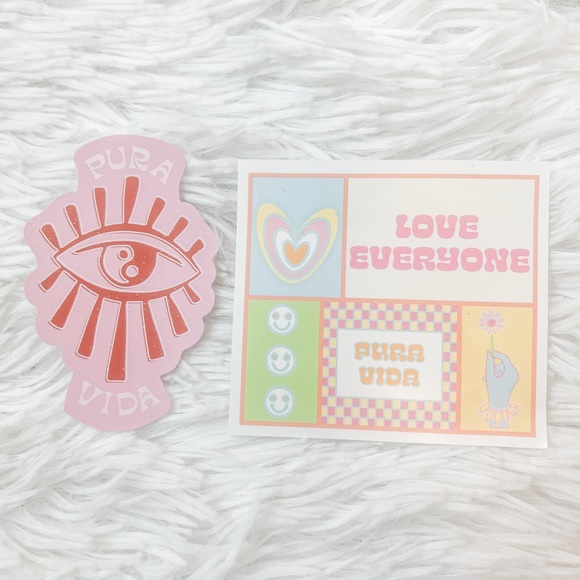 💎PURA VIDA PACKAGE💎 Pack of 5 Pura Vida pouches, 2 stickers, 1 bracelet - Picture 3 of 5